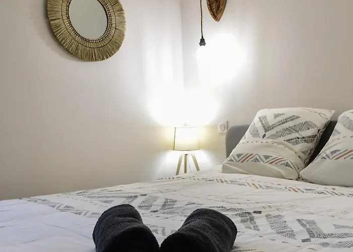 Du Parc Le Frene Apartament *